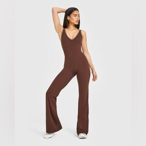 SOFTMOTION™ CONTRAST SCOOP BACK FLARED ALL IN ONE Espresso Brown